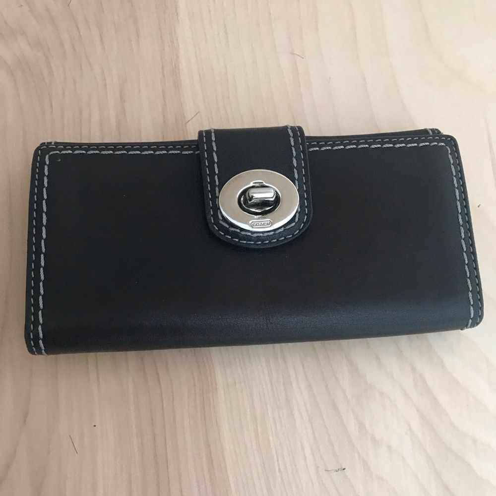 Coach •.Vintage Black Leather Wallet